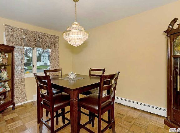 5th image of 18 Oakwood Hills Dr