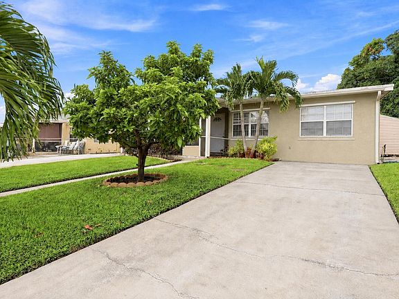 3rd image of 560 Seagrape Road