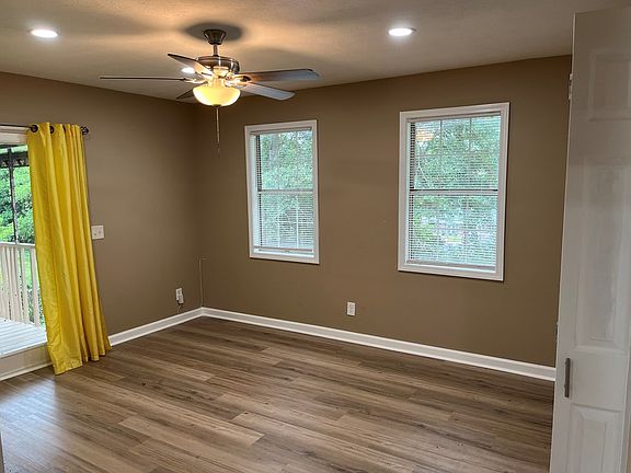 4th image of 5142 Delray Dr