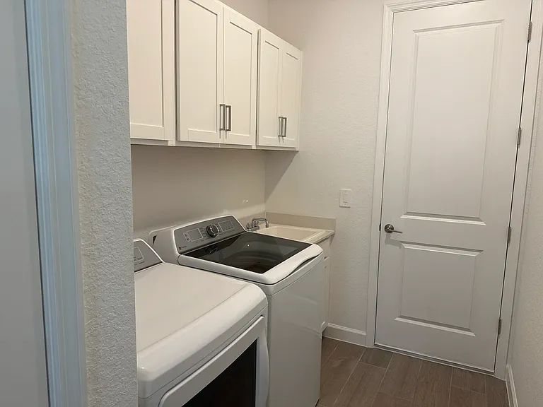 7796 Lakes Edge Ln — Photo 16