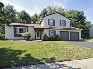 5 Everett Ct, Marlboro, NJ 07746