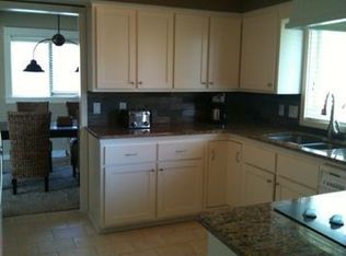 21418 Fieldcrest Dr, Elkhorn, NE 68022