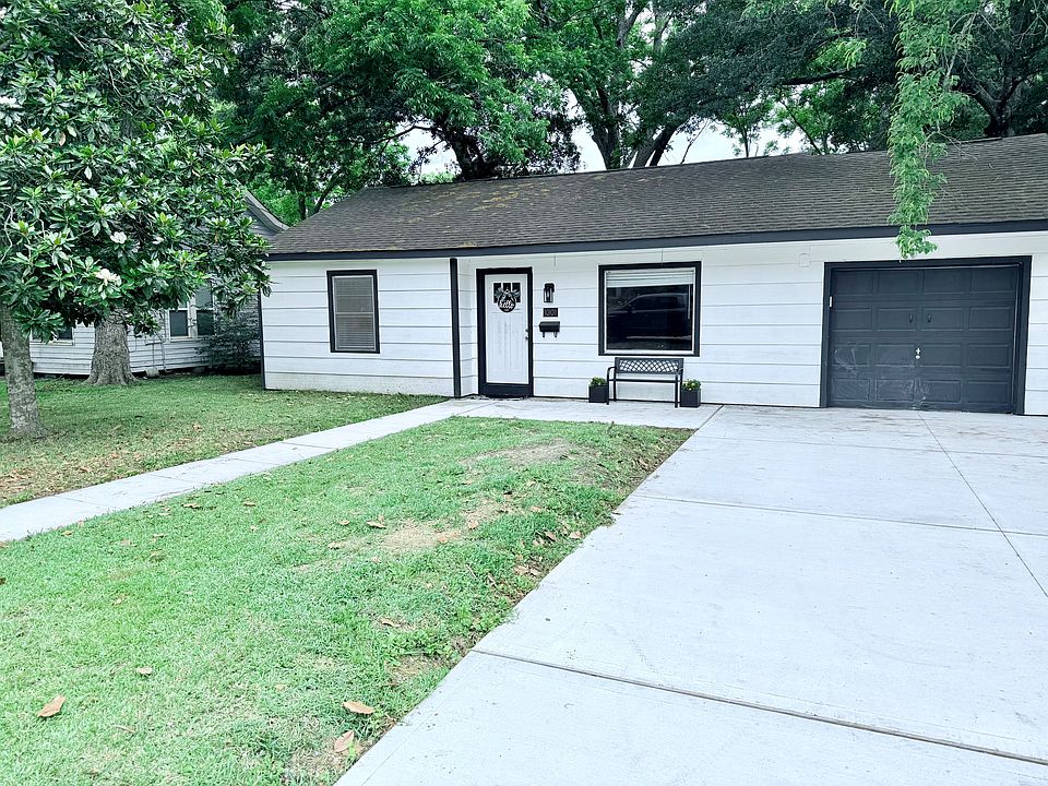 1st image of 1301 Fairview Dr