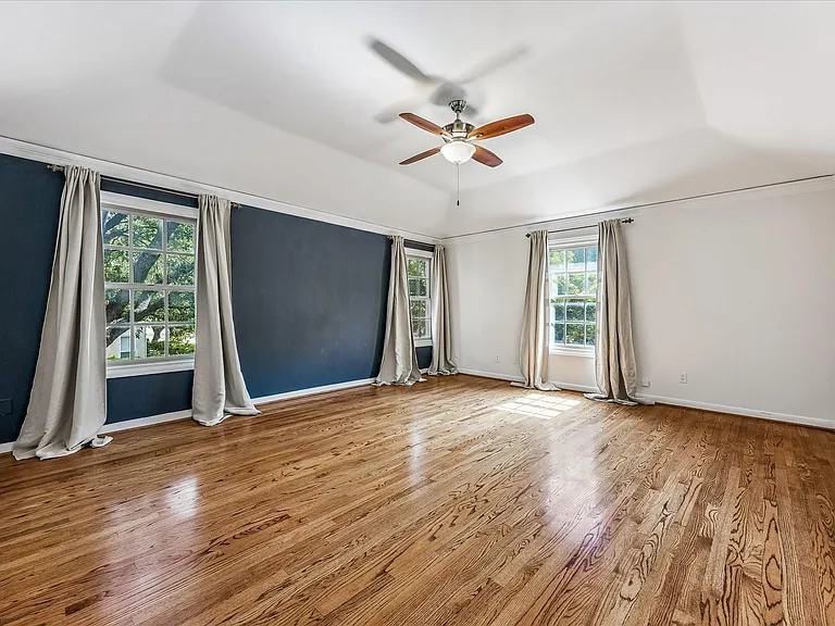 1601 Norfolk St — Photo 16