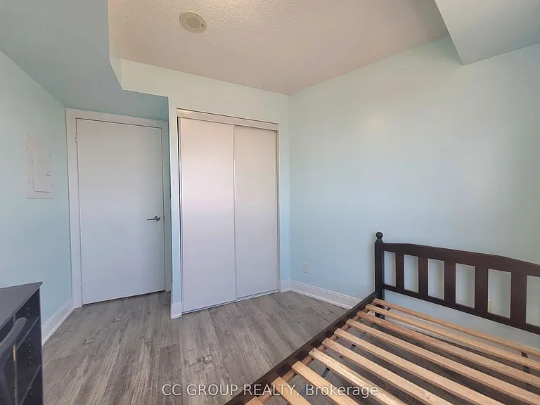 125 Village Green Sq #3405 — Photo 14