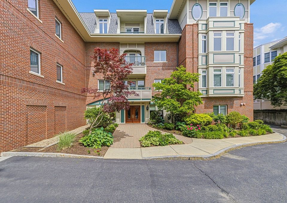 1st image of 630 Hammond St APT 209