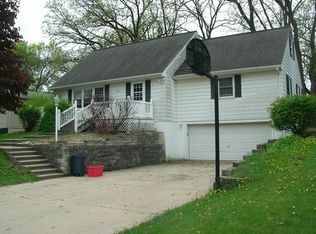 1517 1st Ave E, Dyersville, IA 52040