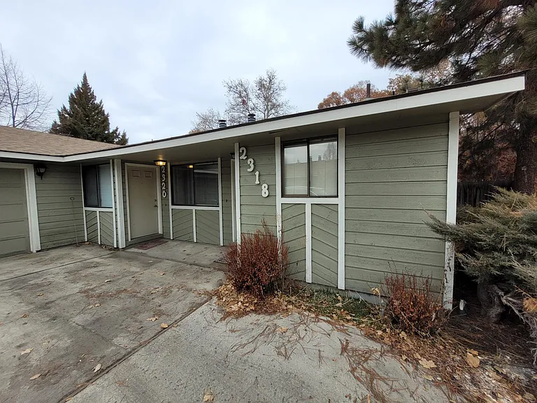 2318 W Canal St — Photo 1