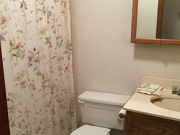 5th image of 16033 Woodlawn Acres Ave