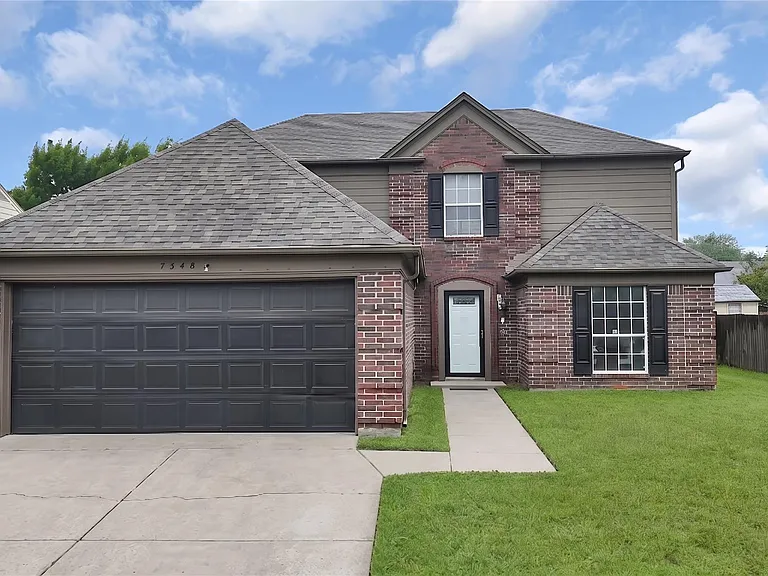 7548 Meadow Creek Dr — Photo 5
