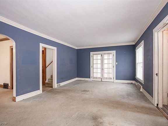 3rd image of 3131 Essex Rd