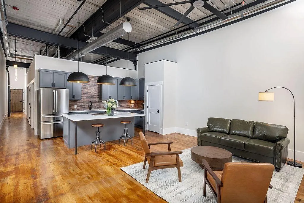Building Photo - 200J Barrett St #305