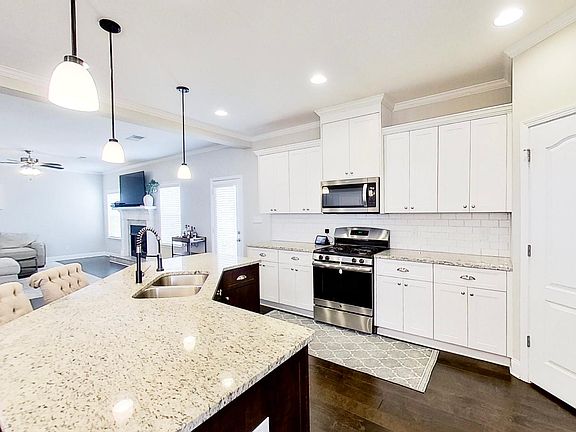 4th image of 4870 Tanner Oaks Dr