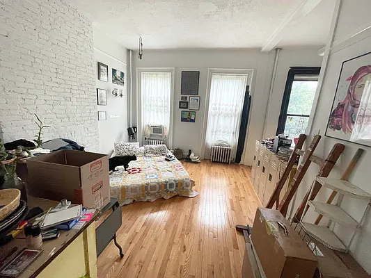 Rented by Delmark Realty LLC | media 10