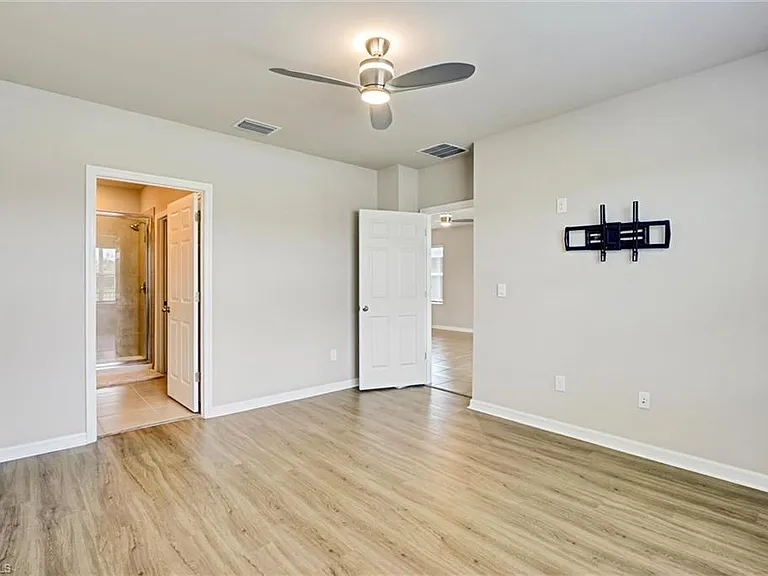 20462 Plumwood Loop — Photo 9