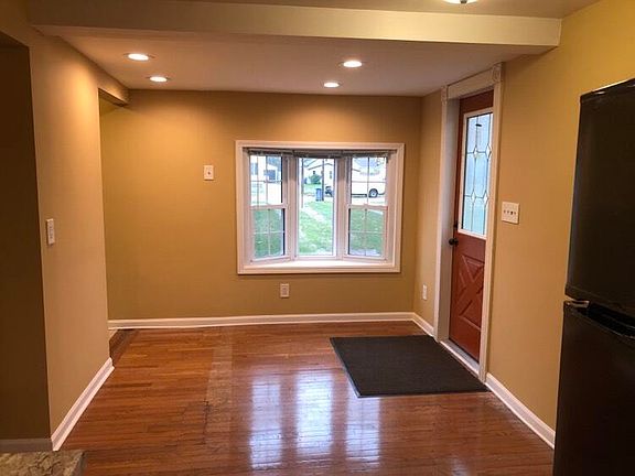 5th image of 2124 Duiker Ave NE