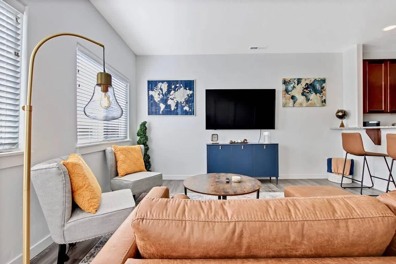 3 bed, 2.0 bath, 559 sqft, $5,787 — Photo 2