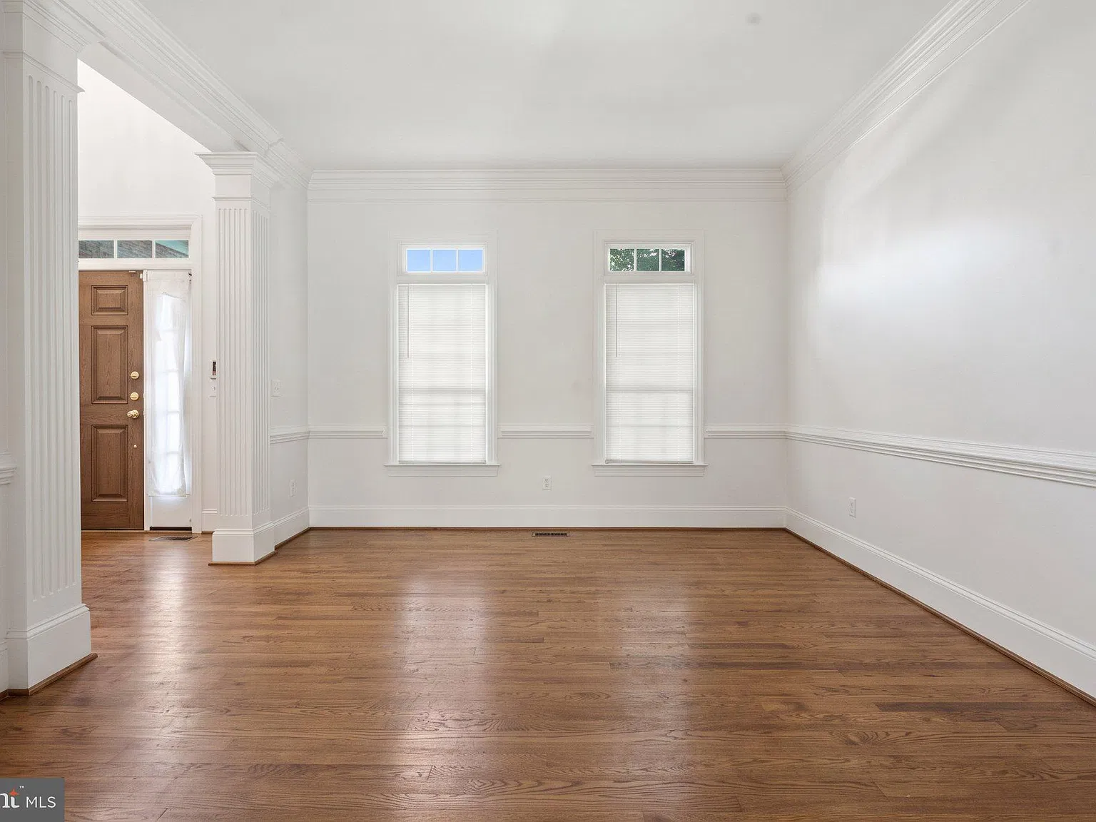 4 bed, 6.0 bath, 4281 sqft, $5,900 — Photo 3