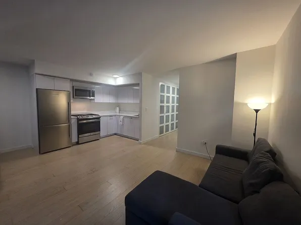 225 Rector Pl APT 2K, New York, NY 10280