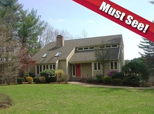 6 W River St, Upton, MA 01568