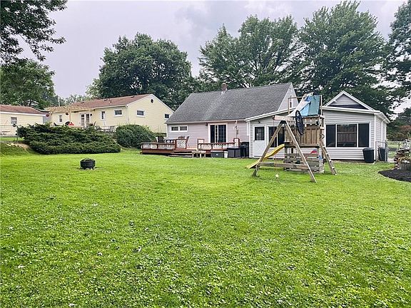 3rd image of 4405 Elmwood Ave