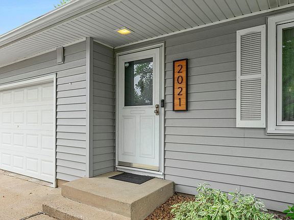 4th image of 2021 Jade Ln