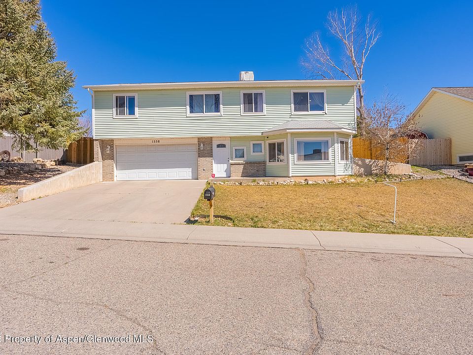 1st image of 1558 E 12th St