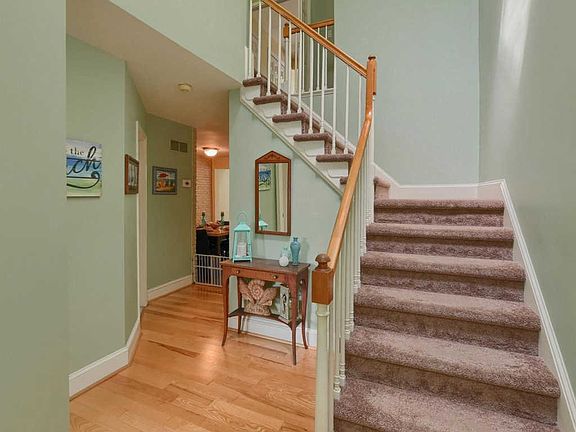 3rd image of 30 Marsh Woods Ln