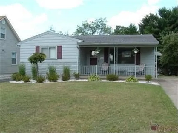 352 6th St, Campbell, OH 44405