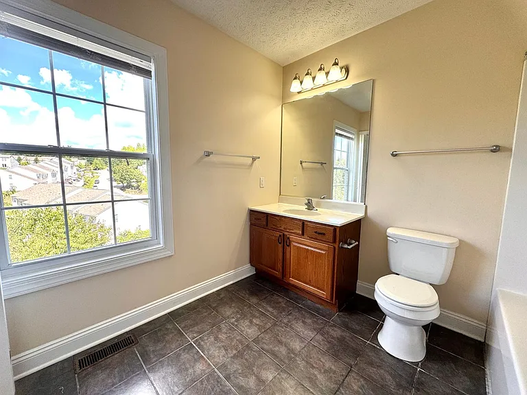 1045 Oak Tree Blvd NW — Photo 22