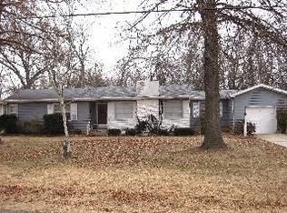 1834 S Link Ave, Springfield, MO 65804