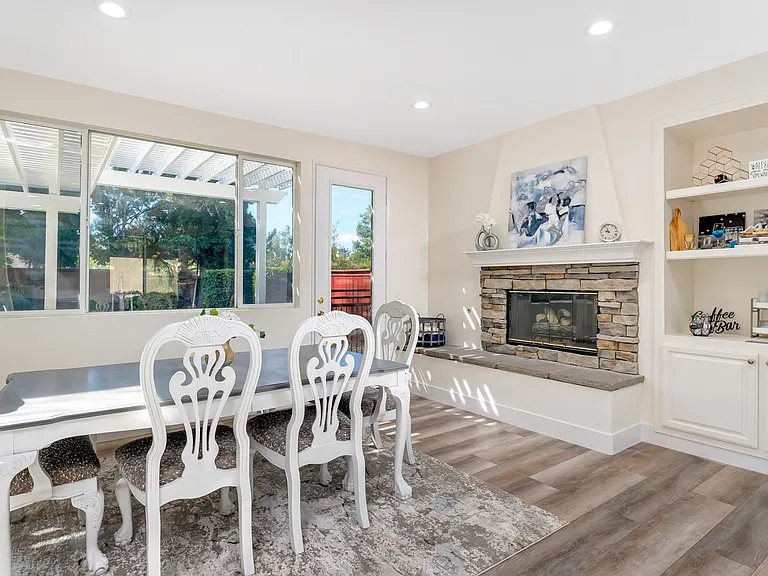 43635 Altamura Ct — Photo 12