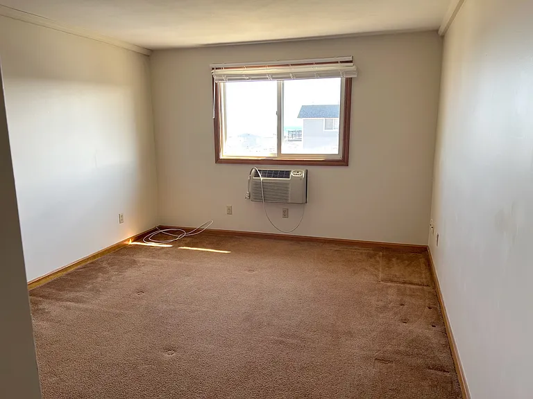 190 Kings Hwy — Photo 19