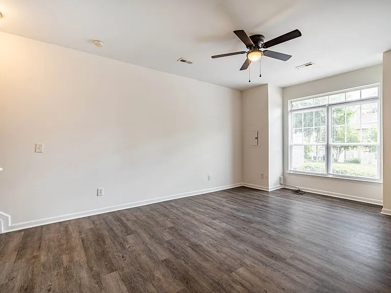 1211 Canyon Rock Ct #105 — Photo 6