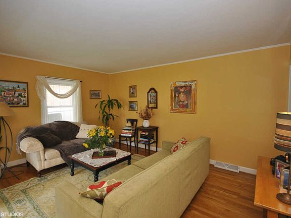 4th image of 7627 N Odell Ave