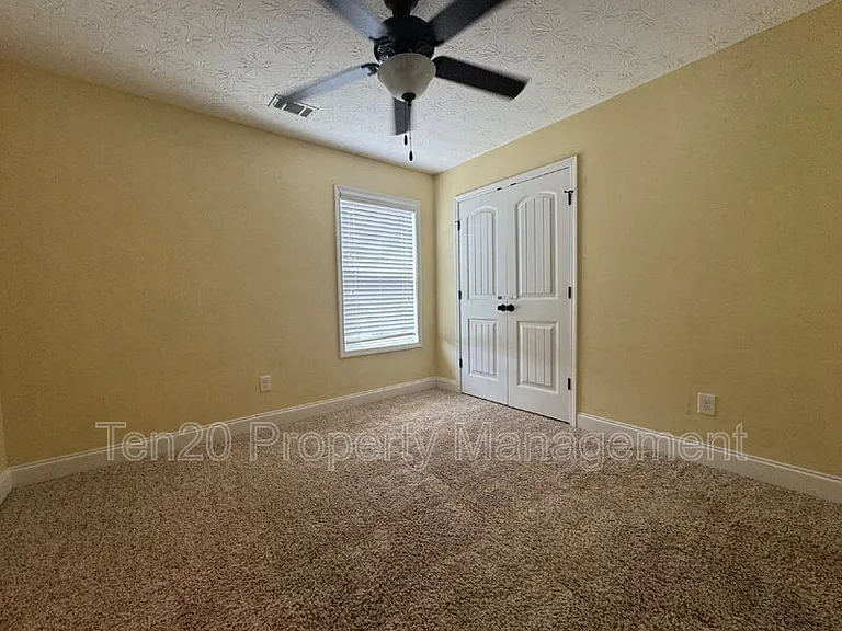 7471 Coppice Dr — Photo 20