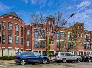 2038 W Warner Ave UNIT 303, Chicago, IL 60618