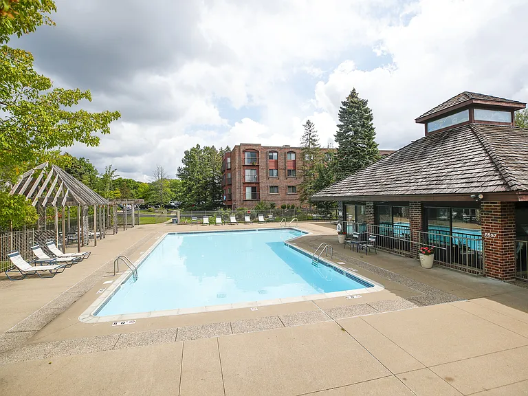 Oak Pointe Apartments — Photo 72