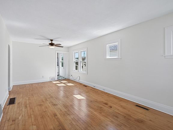 3rd image of 3713 42nd Ave S