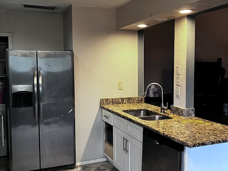 4818 Rollingwood Ct — Photo 2
