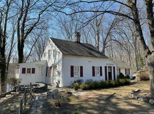 18 Sherman St, Sandy Hook, CT 06482