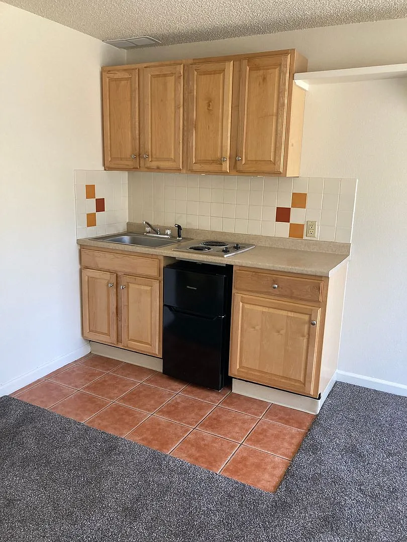 2295 Goss — Photo 4
