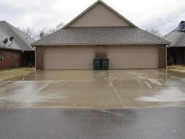 425 Sterling Pointe Way, Edmond, OK 73003