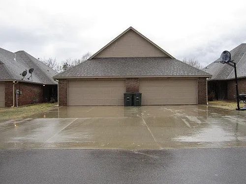 425 Sterling Pointe Way Photo 1