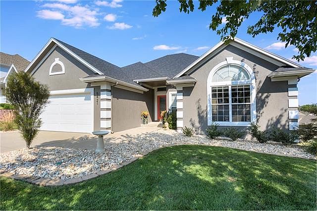 1st image of 5421 NE Sunshine Dr