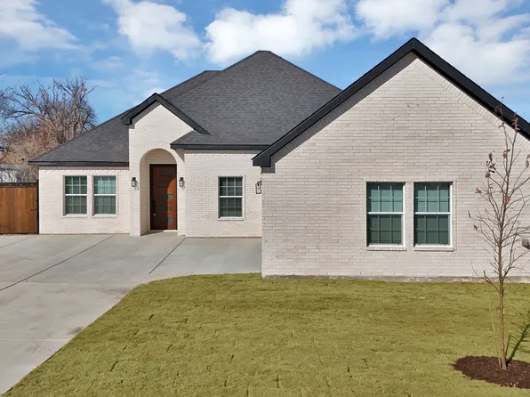 1271 E Myrtle St, Fort Worth, TX 76104