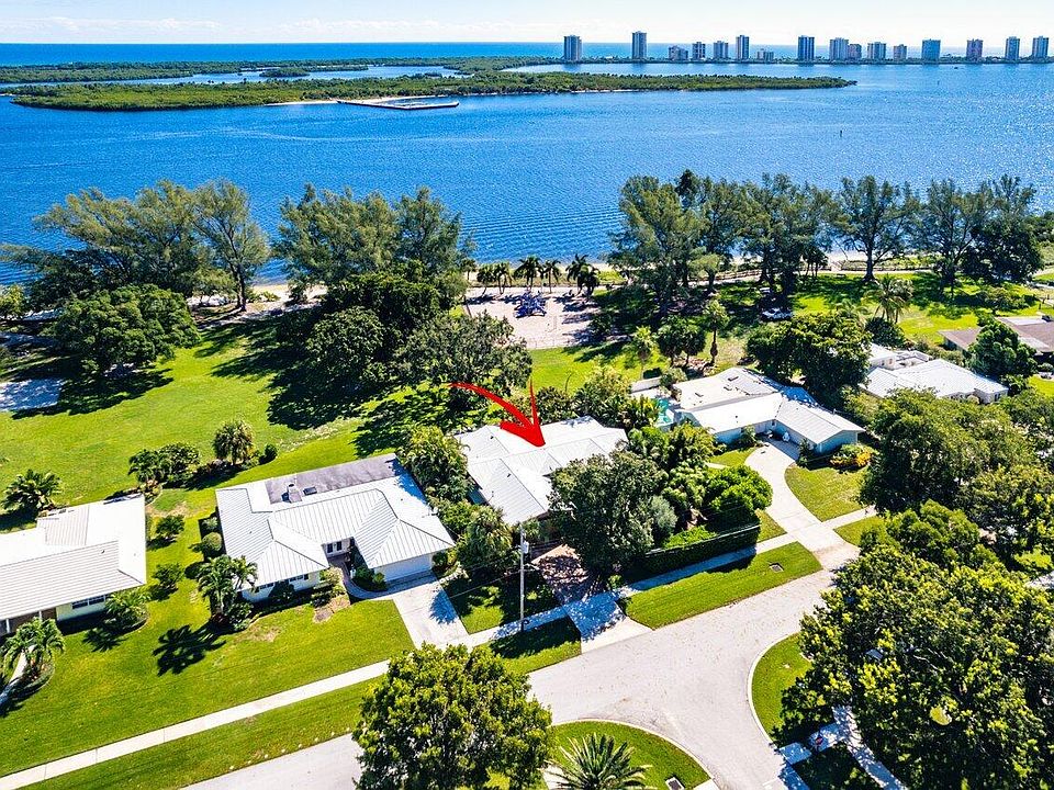 1st image of 648 Lakeside Dr