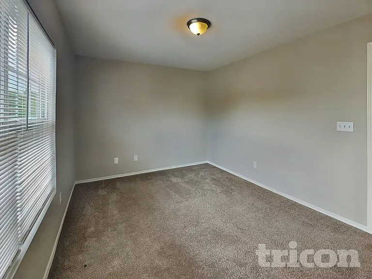 969 Willow Creek Dr — Photo 11
