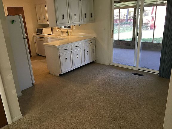 Dining area, sliding door