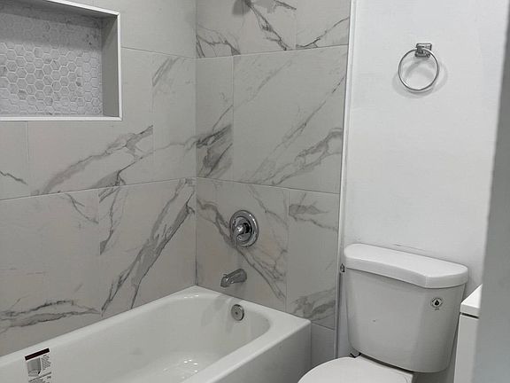 3rd image of 501 SW 83rd Avenue